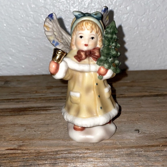 Other - 🎄Choir Angel Ceramic Figurine 🎄